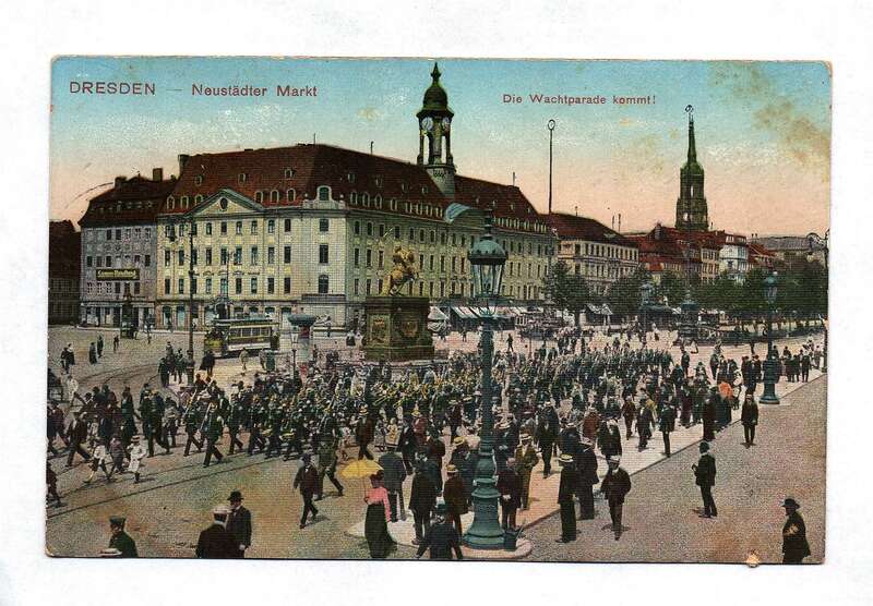 Ak Dresden Neustädter Markt Die Wachtparade kommt Feldpostkarte 1915