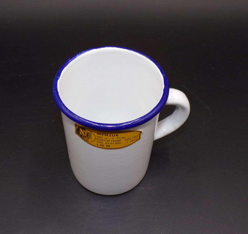 Alte Emaille Tasse Menur Weiß Blauer Rand Landhaus Deko Tippel 