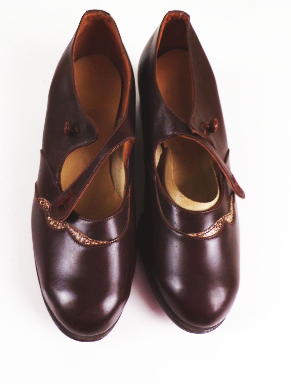 Alte Mädchen Schuhe Damenschuhe braun Größe 34 NOS 1940er OVP Alte Mädchen Schuhe Damenschuhe braun Größe 34 NOS 1940er OVP