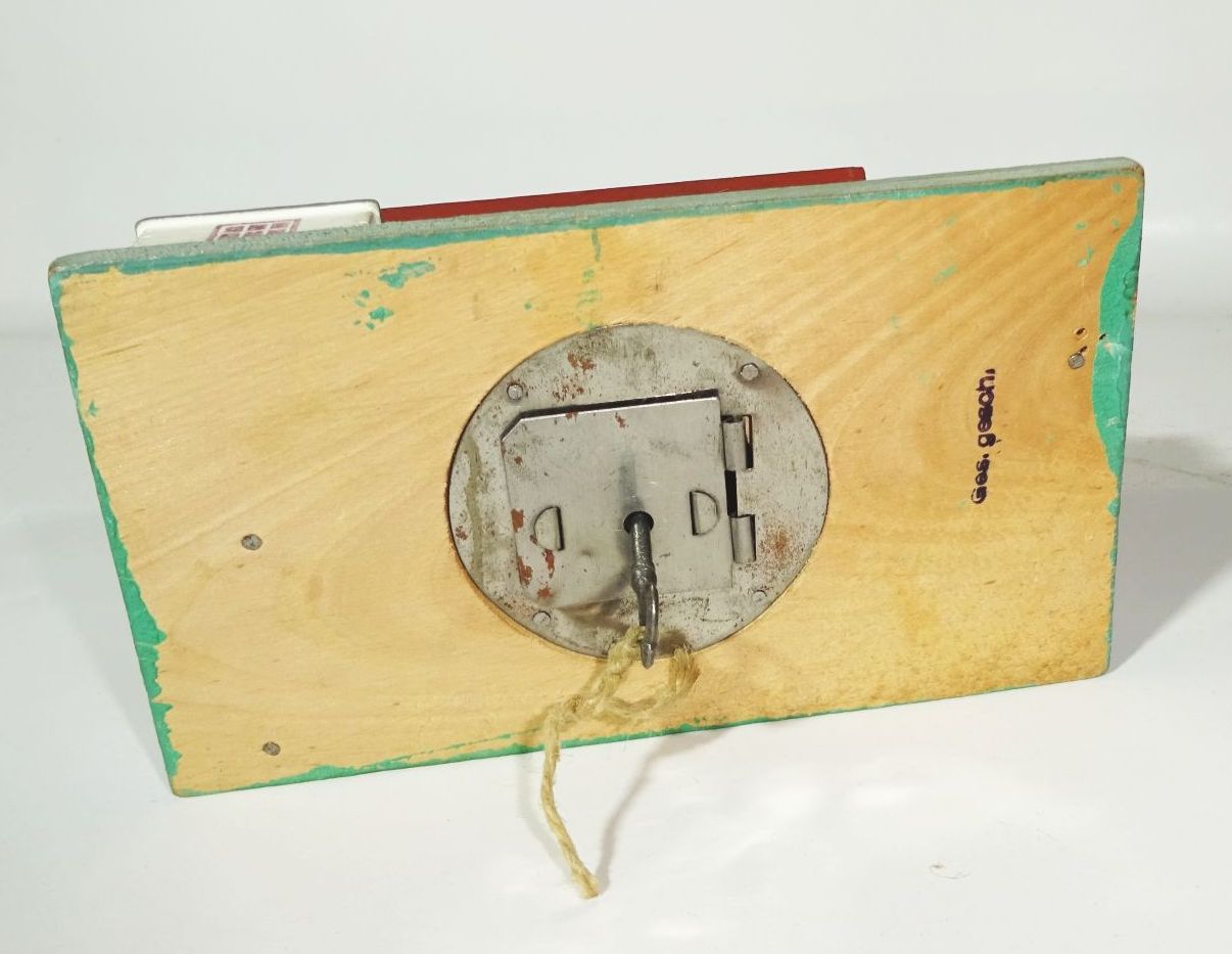 Alte Spardose Bauernhaus mit Schlüssel Holz Sparbüchse 