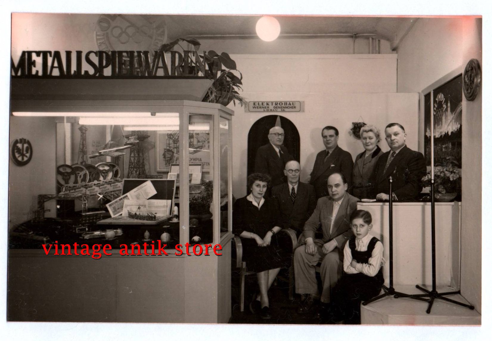 Foto Lot Olympia Metall Spielwaren Leipziger Messe Stand 1960er Spielzeug Foto Lot Olympia Metall Spielwaren Leipziger Messe Stand 1960er Spielzeug