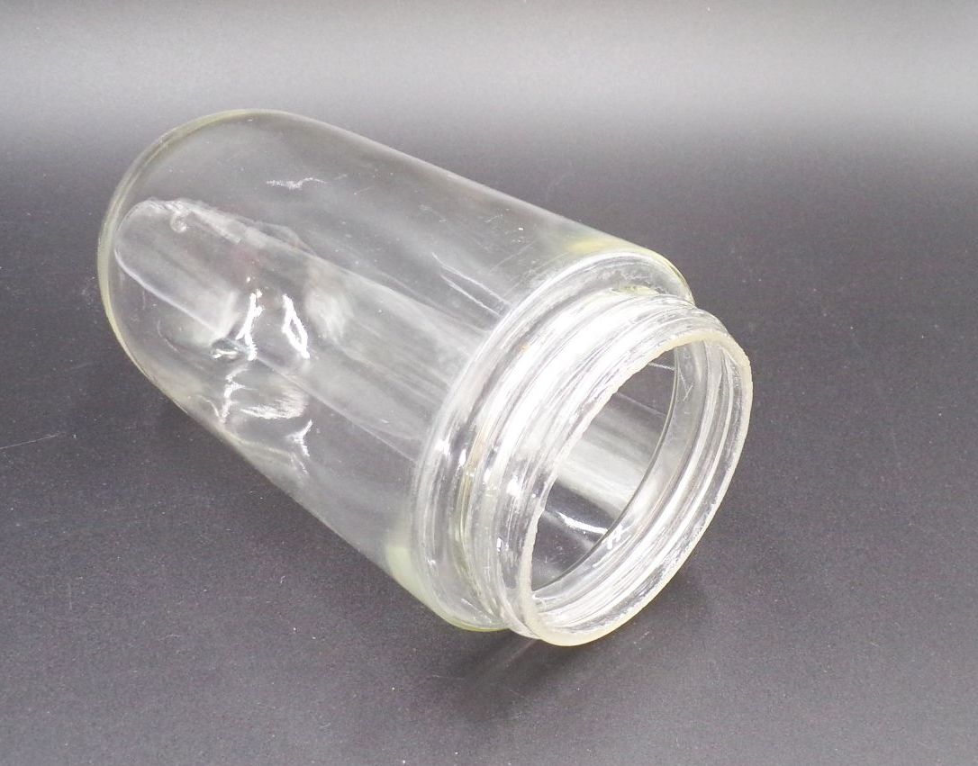 Alte Glaskolbenlampe Weiß Porzellan Glas Deckenleuchte Kellerlampe Vintage