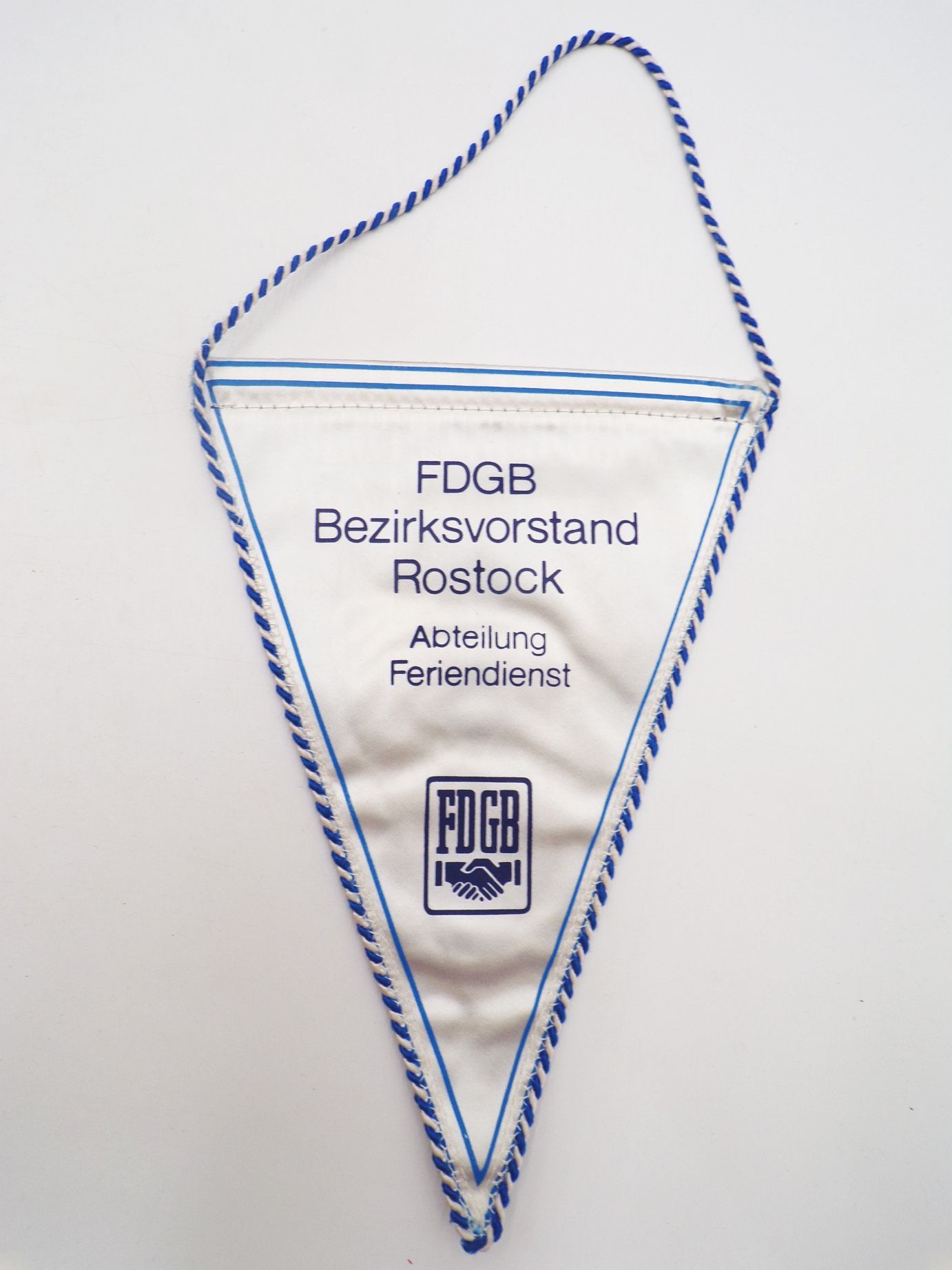 Alter Wimpel FDGB Bezirksvorstand Rostock Abteilung Feriendienst Alter Wimpel FDGB Bezirksvorstand Rostock Abteilung Feriendienst