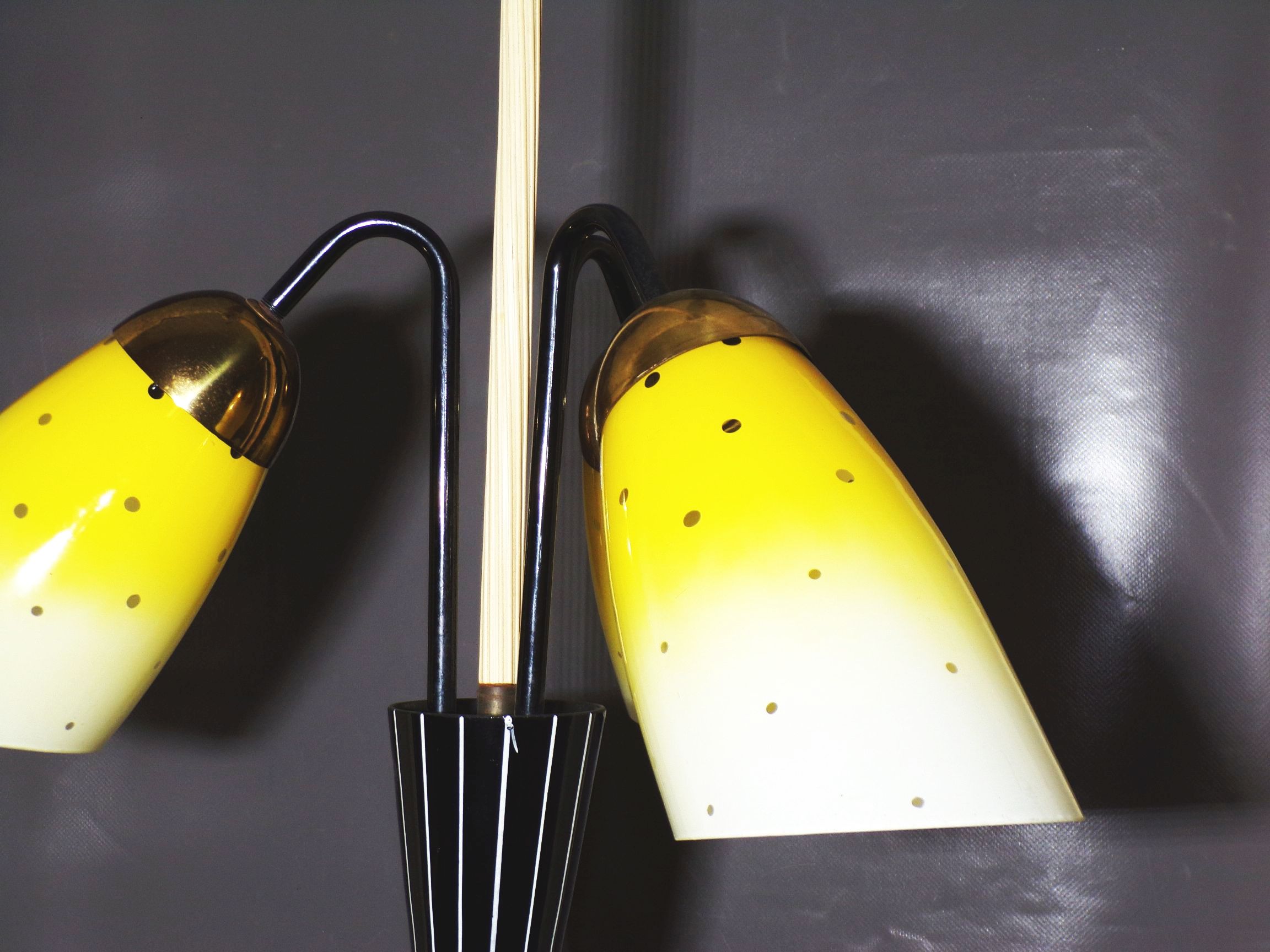 Alte Deckenlampe 3flamig Gelb E27 Rockabilly Leuchte Tütenlampe