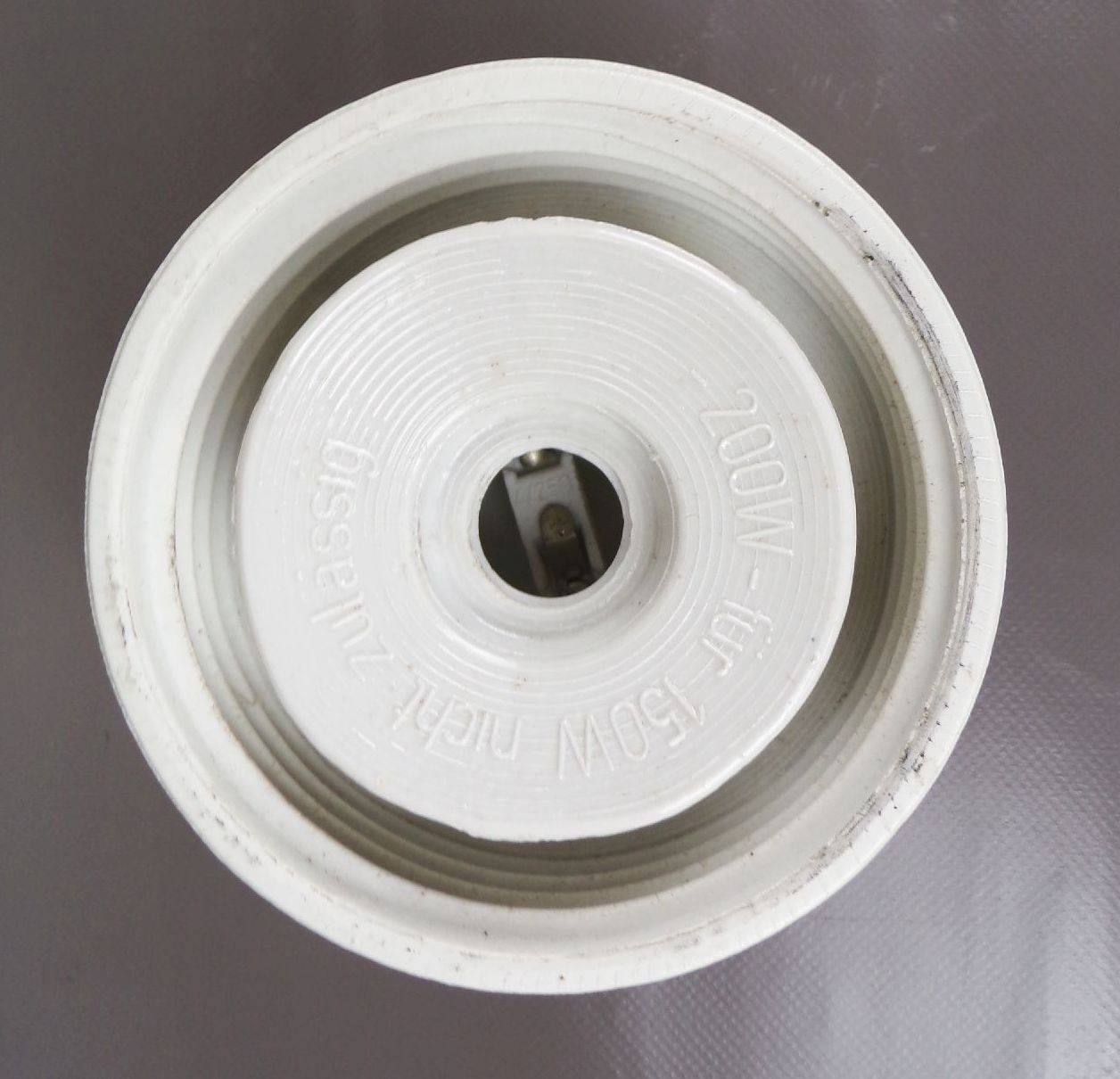 Alte Glaskolbenlampe Keramik Glas E27 Kellerlampe Leuchte Industrie Design