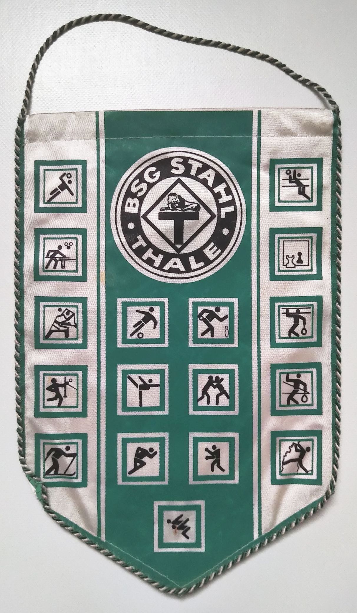 Alter Wimpel BSG Stahl Thale Sport grün weiß