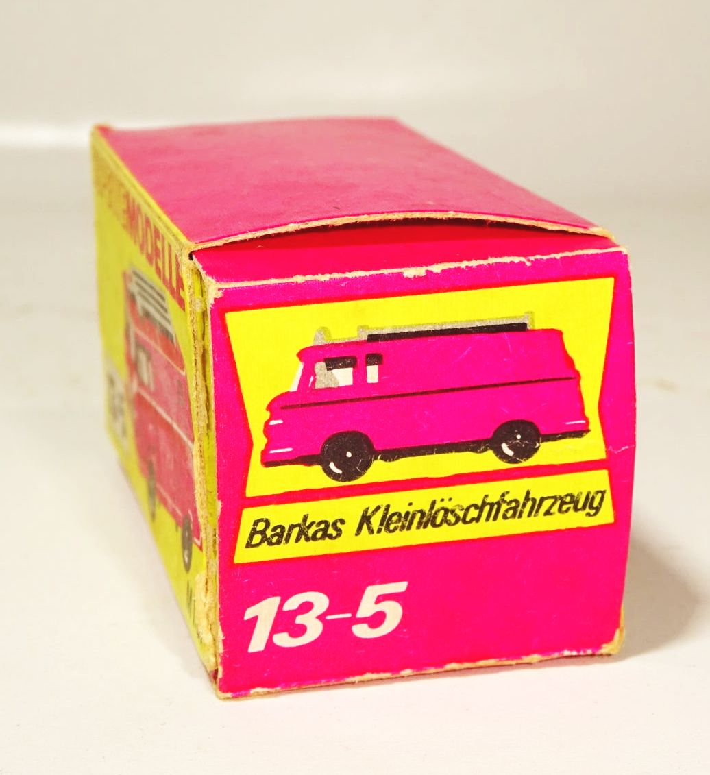 Espewe Barkas Kleinlöschfahrzeug Pylonen OVP H0 DDR Modellauto