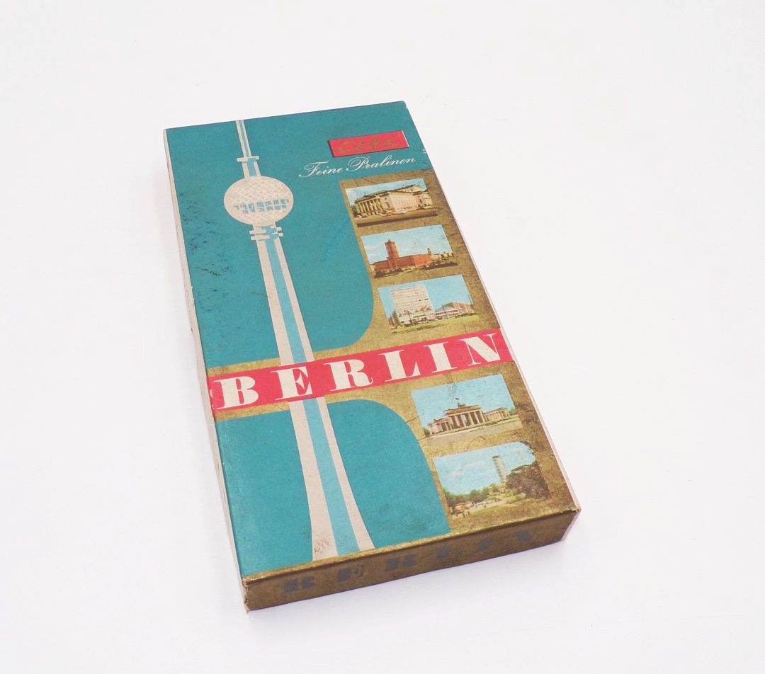 Alte Pralinenschachtel Berlin Fernsehturm Elfe DDR Reklame Deko Requisit 