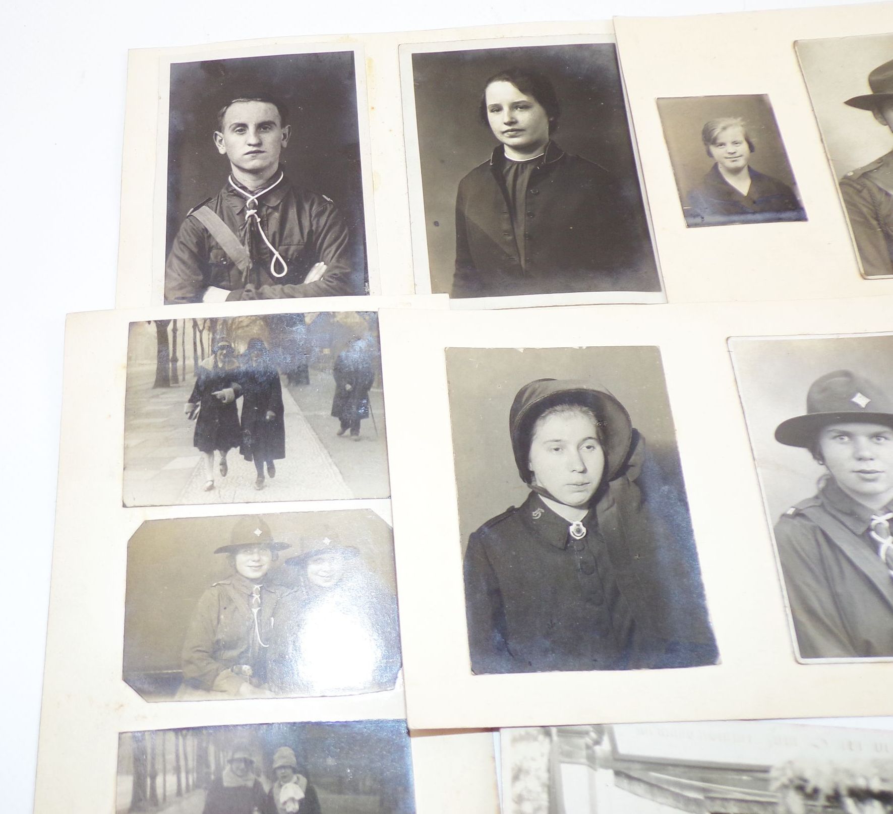 Foto Konvolut Heilsarmee Uniform Portraits um 1920 bis 1930er 