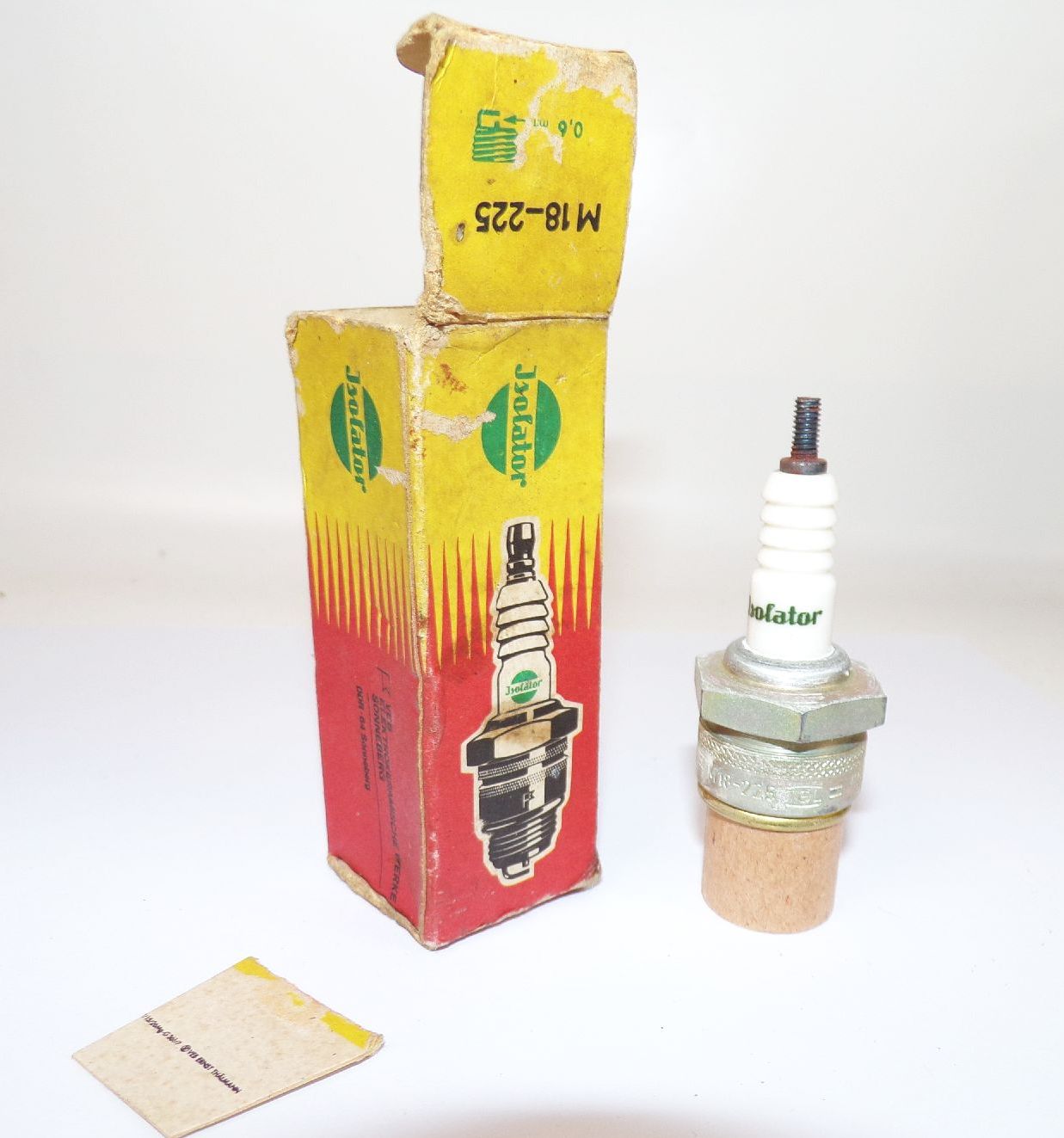 Zündkerze M18 - 225 Isolator DDR Originalkarton