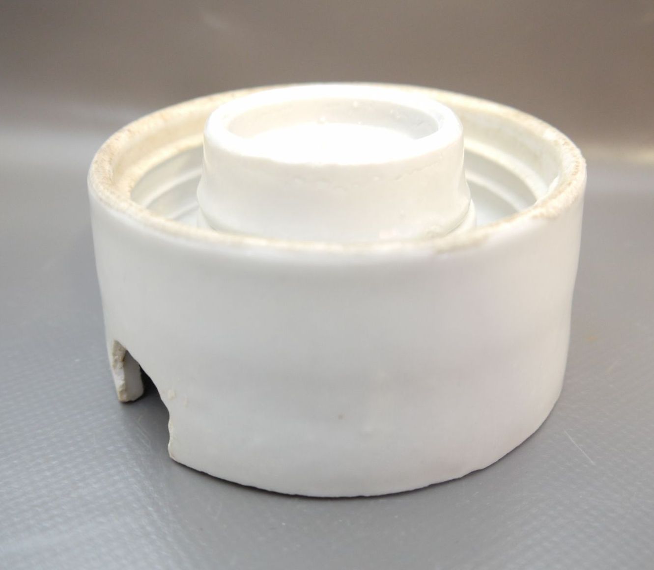  Kugellampe klein Fassung IP41 alte Kellerlampe Porzellan Glas Weiß