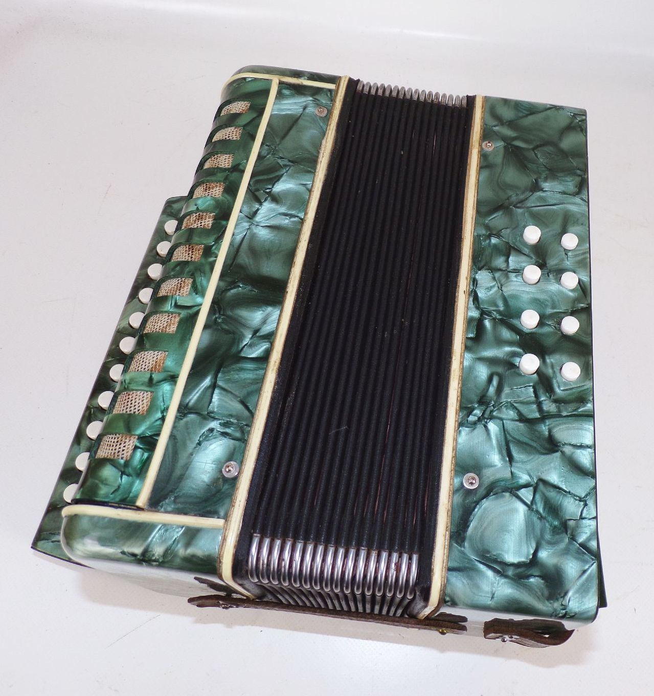 Altes Akkordeon Paul Fischer Klingenthal Originalkarton Altes Akkordeon Paul Fischer Klingenthal Originalkarton