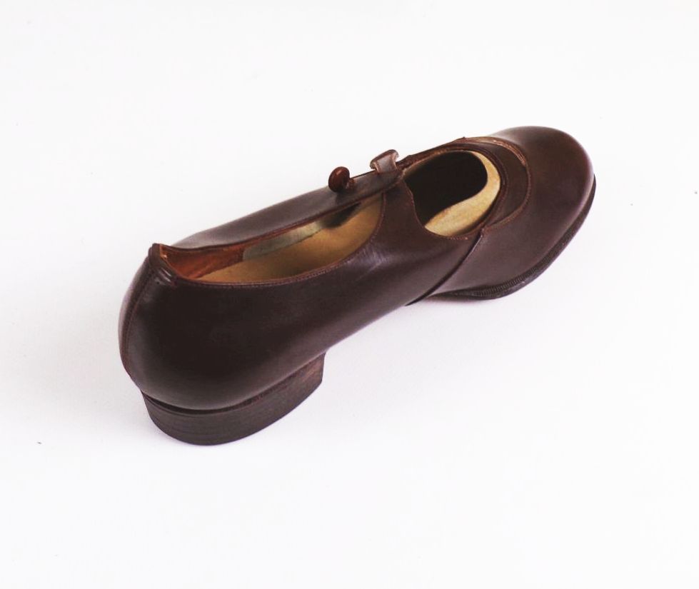 Alte Mädchen Schuhe Damenschuhe braun Größe 34 NOS 1940er OVP Alte Mädchen Schuhe Damenschuhe braun Größe 34 NOS 1940er OVP