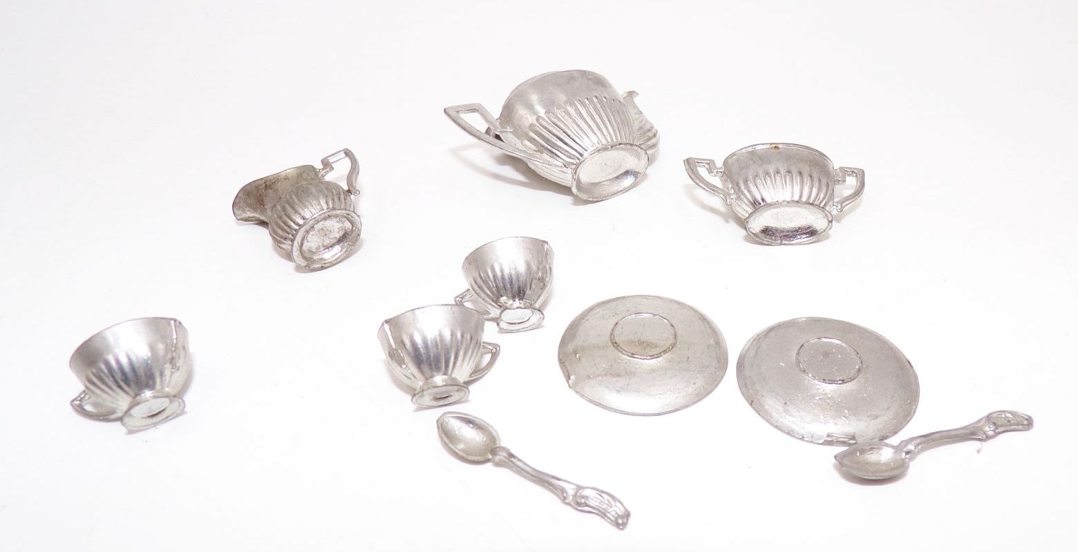 Altes Puppenstuben Zinn Geschirr Kanne Tassen Teller Miniatur Altes Puppenstuben Zinn Geschirr Kanne Tassen Teller Miniatur