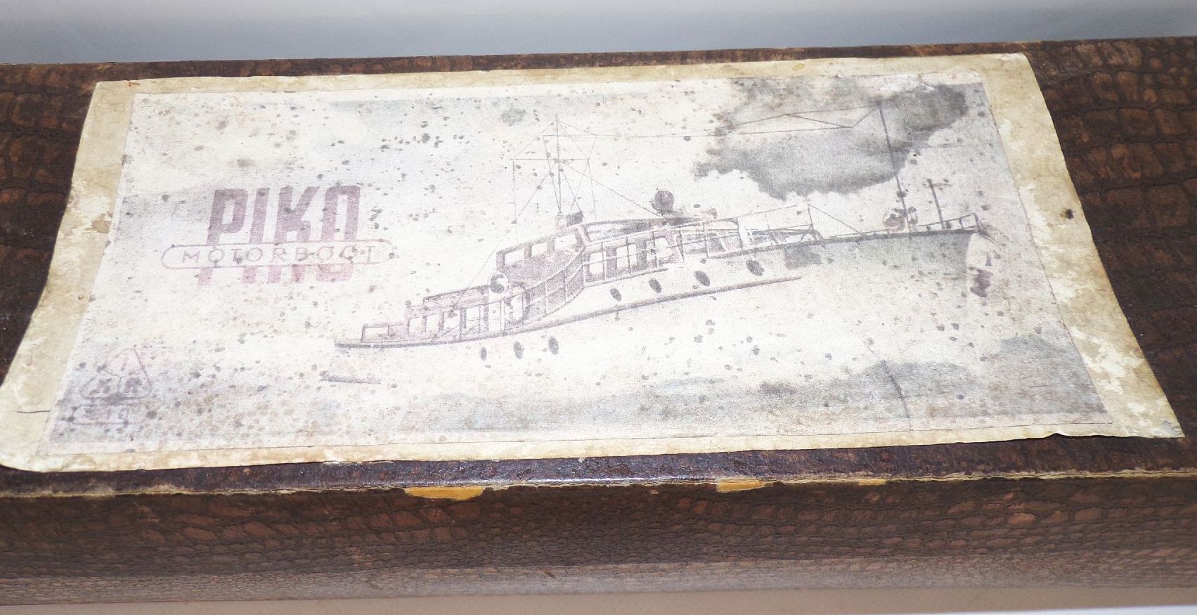 Piko Motorboot Bakelit Ausführung mit Motor Originalkarton 1950 er 