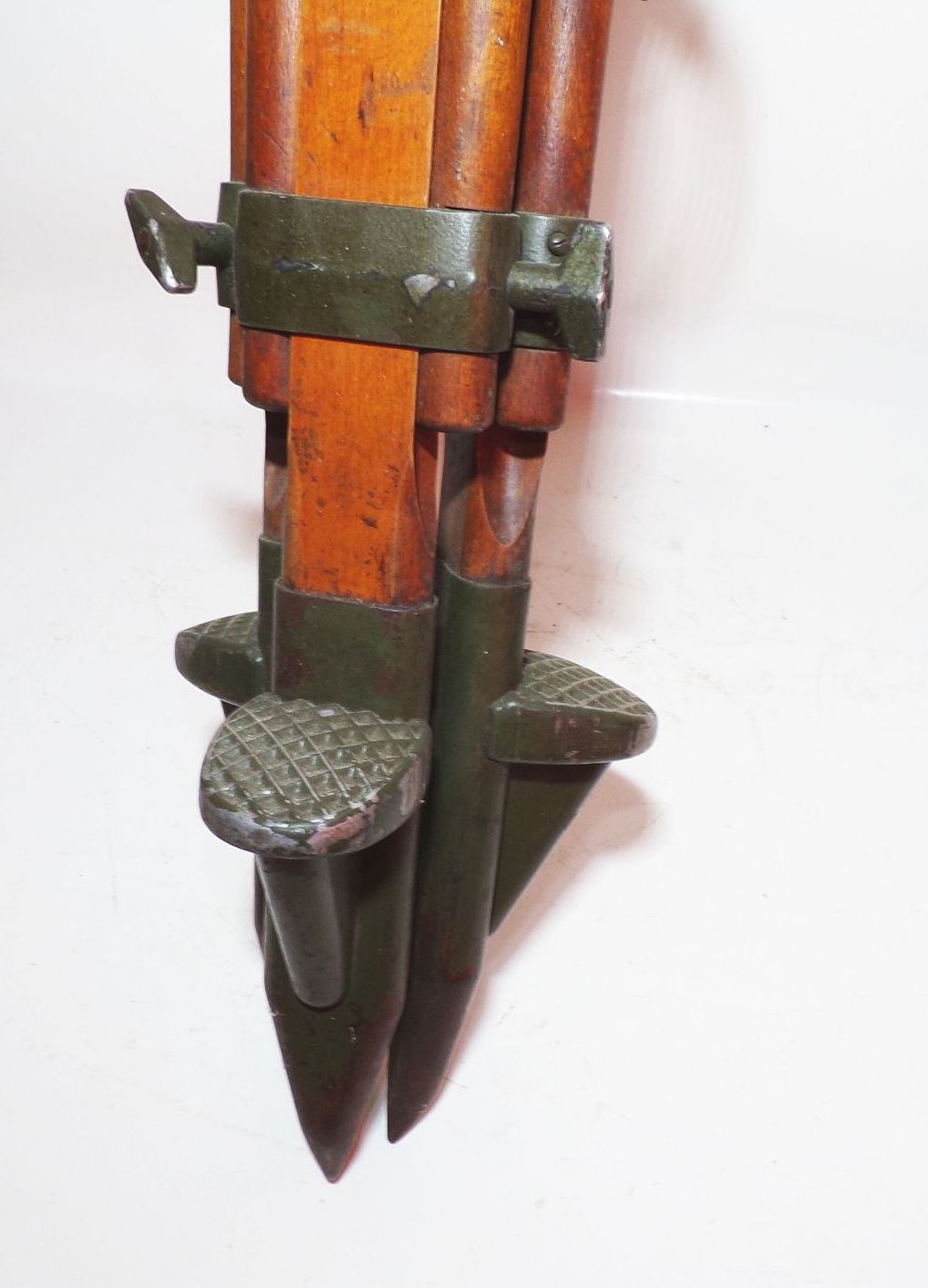 Altes Dreibeinstativ XXL Holz Metall wohl 2 Wk Wehrmacht Stativ