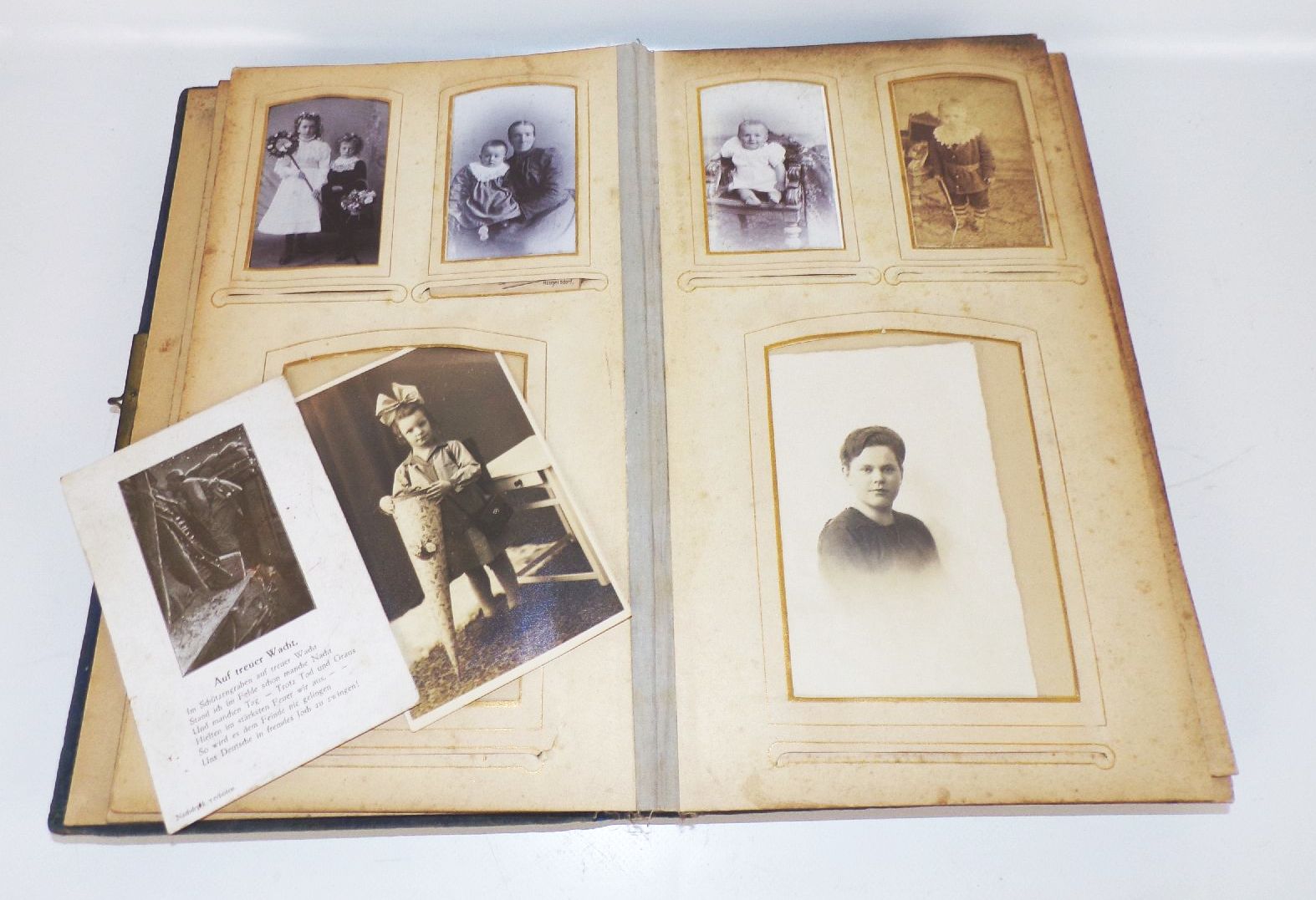 Altes Fotoalbum CDV Fotos um 1900 Altes Fotoalbum CDV Fotos um 1900