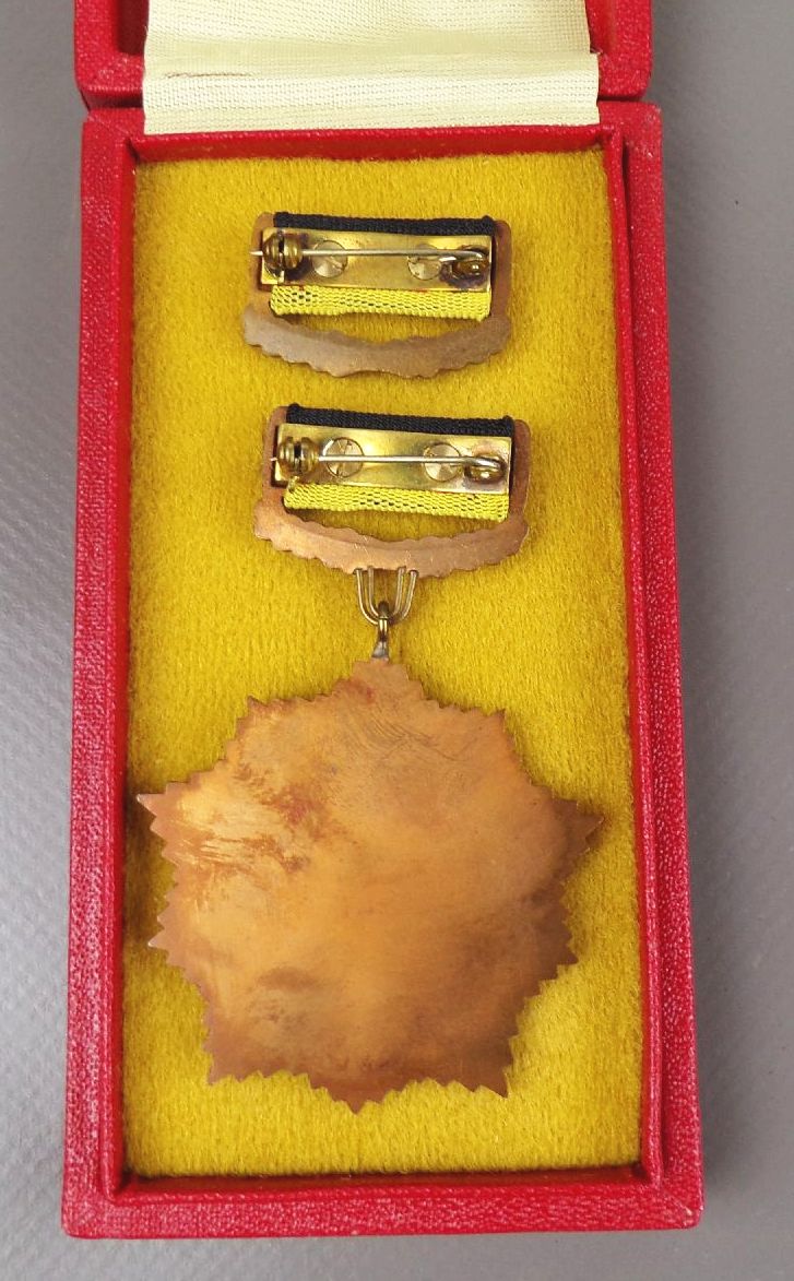 Vaterländischer Verdienstorden Bronze DDR Etui