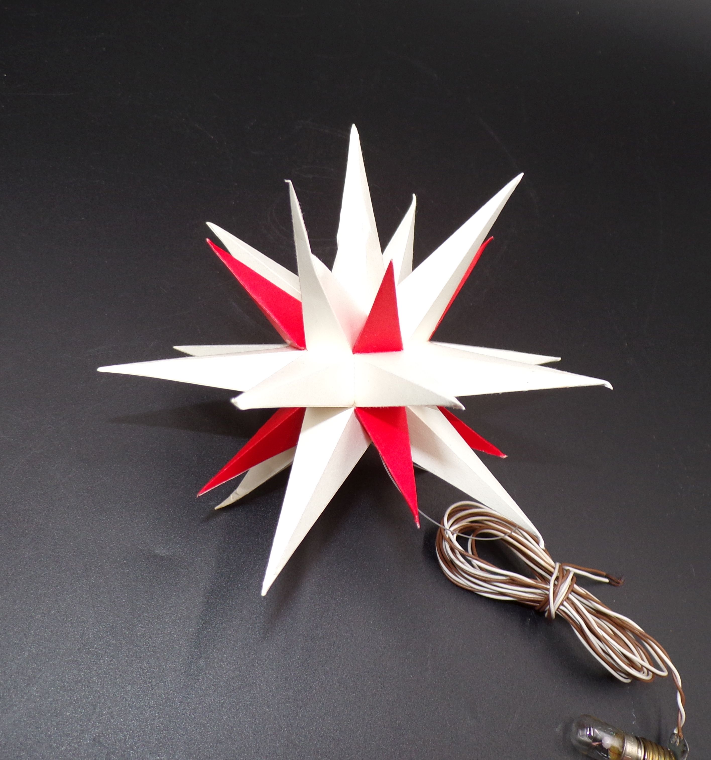 Herrnhuter Stern aus Papier DDR Weiß Rot D 13 cm 2 Stück Herrnhuter Stern aus Papier DDR Weiß Rot D 13 cm 2 Stück