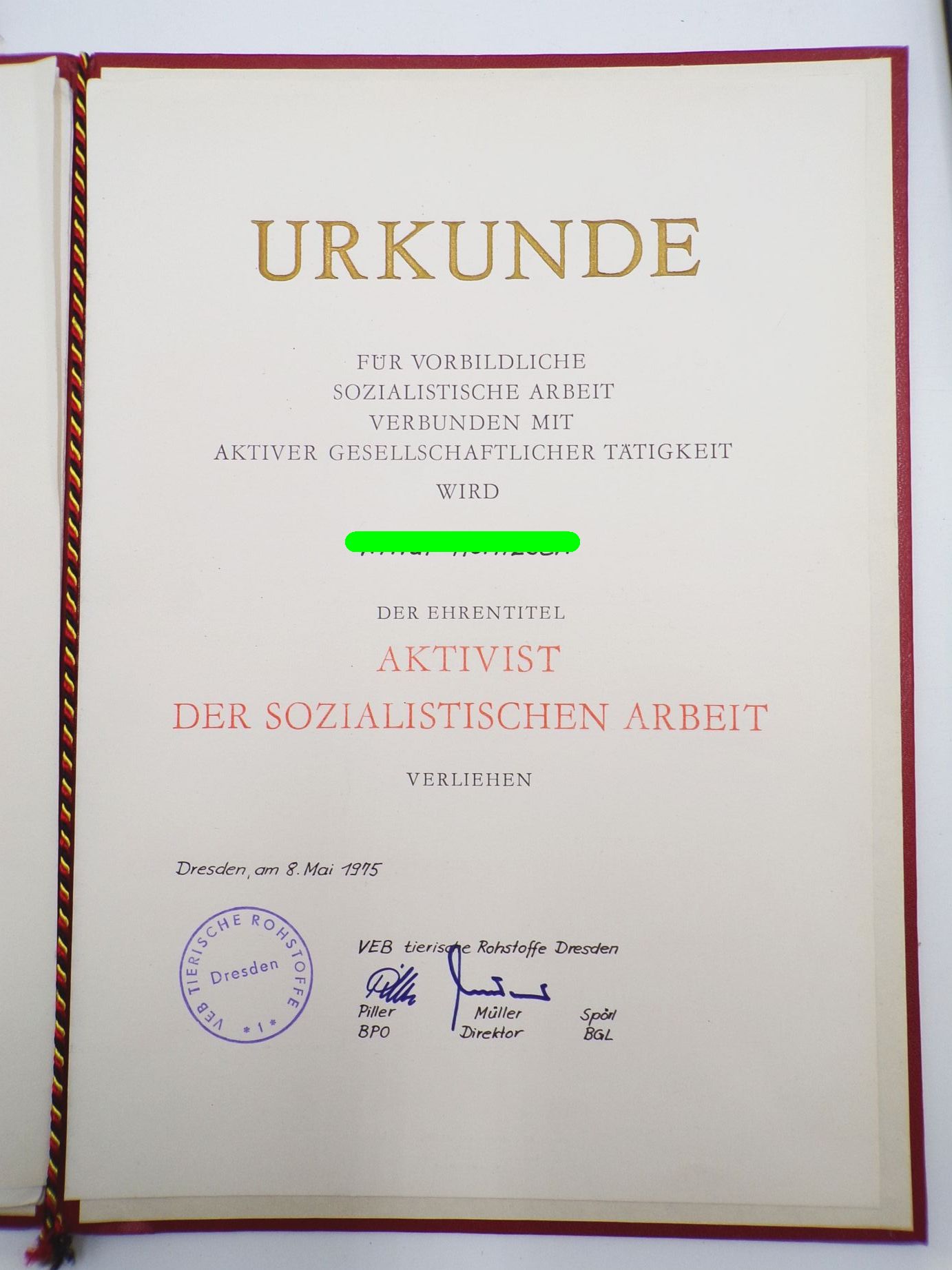 Lot DDR Abzeichen Orden Bestarbeiter Kampfgruppe Aktivist GDR Urkunden