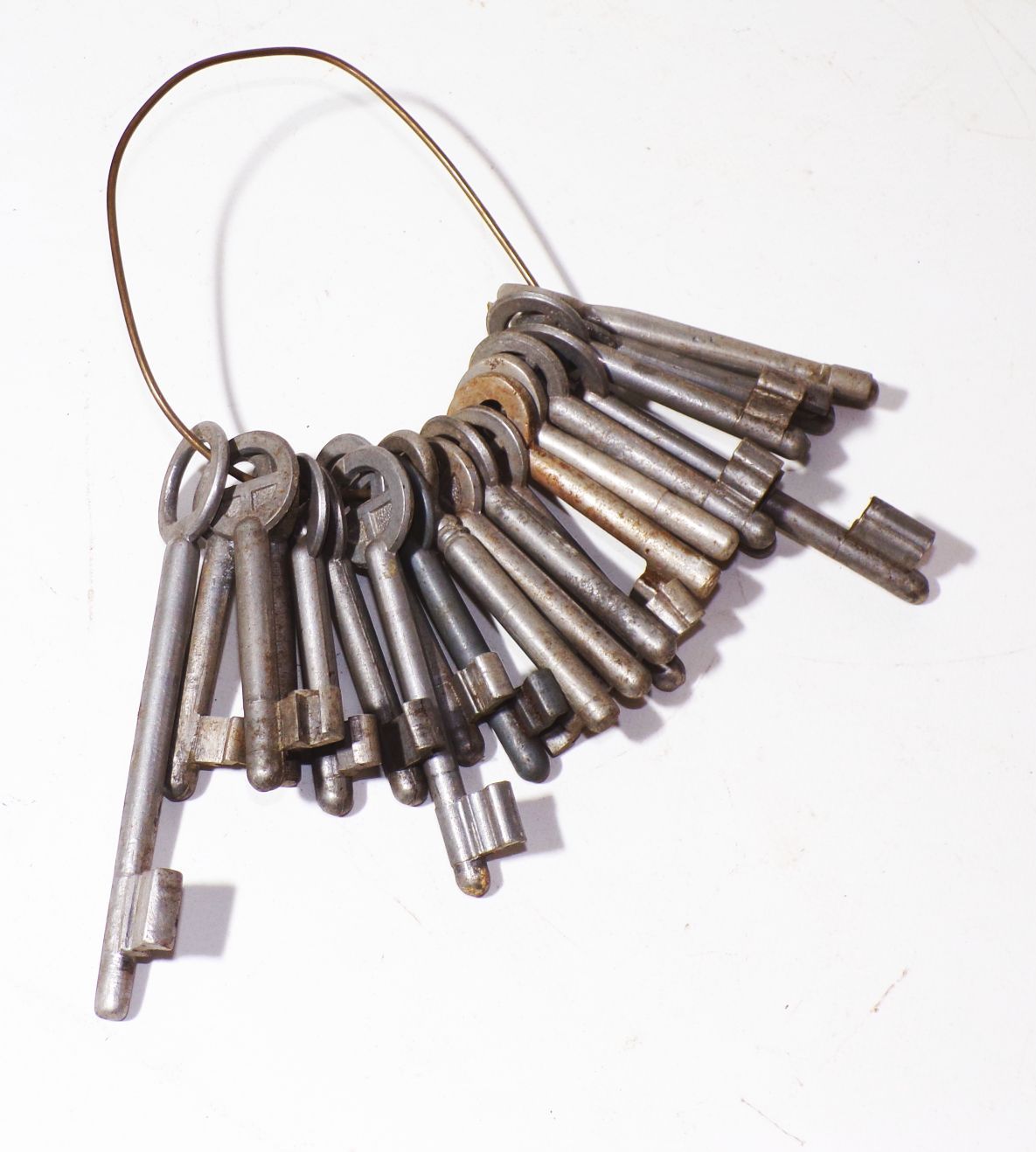 Konvolut alte Aluminium Schlüssel Schlüsselbund Alu DDR