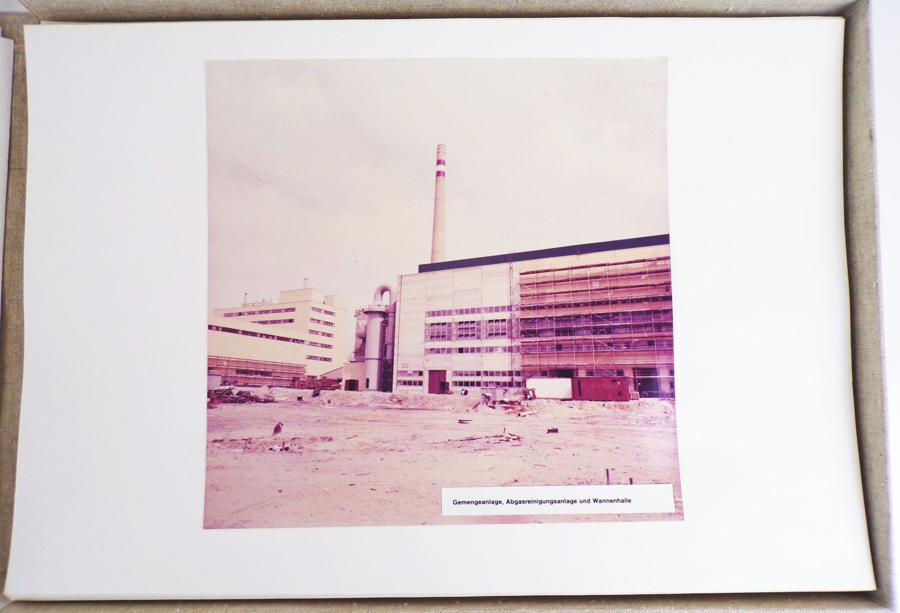 Fernsehkolbenwerk Friedrichshain Tschernitz 1979 DDR Mappe Fernsehkolbenwerk Friedrichshain Tschernitz 1979 DDR Mappe