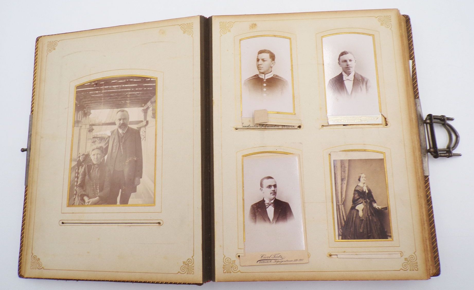 Altes Fotoalbum mit CDV Fotos und Kabinettfotos um 1900 Ledereinband