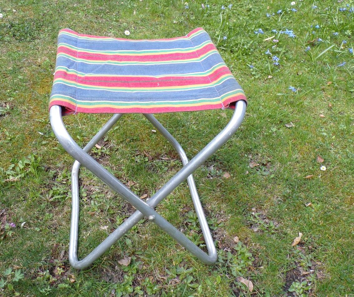 Alter Anglerhocker faltbar Hocker Campinghocker Retro Look GDR DDR
