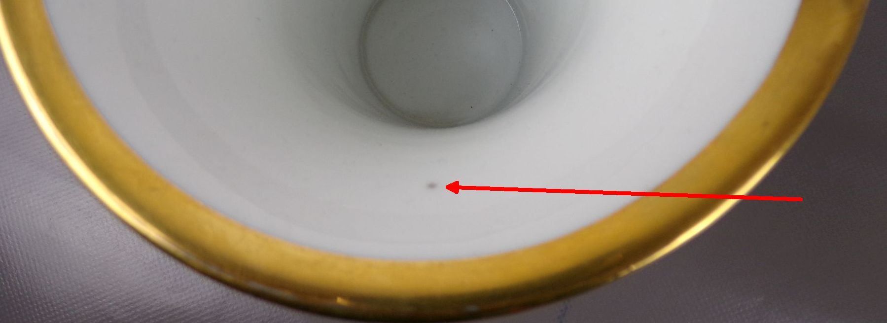 Meissen Porzellan Vase Trichtervase Rote Rose Goldrand