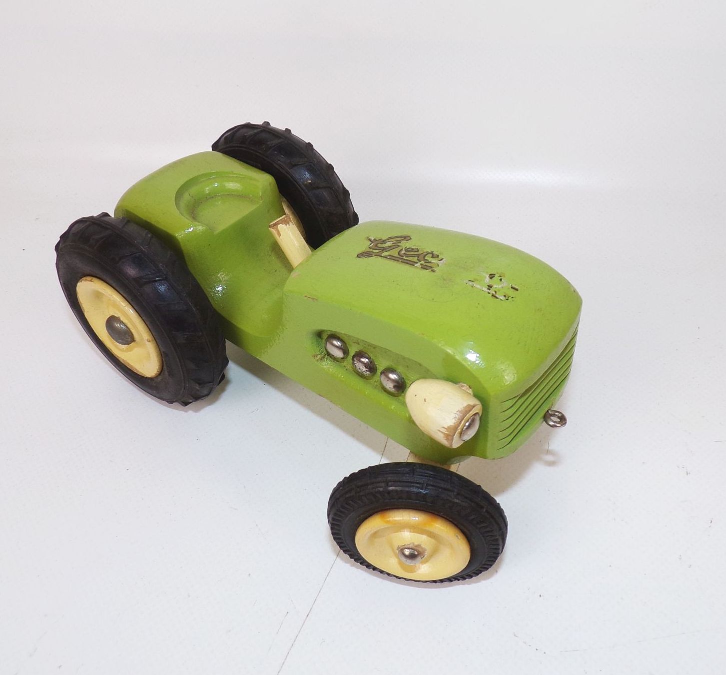 Gecevo Traktor mit Förderband DDR Holzspielzeug