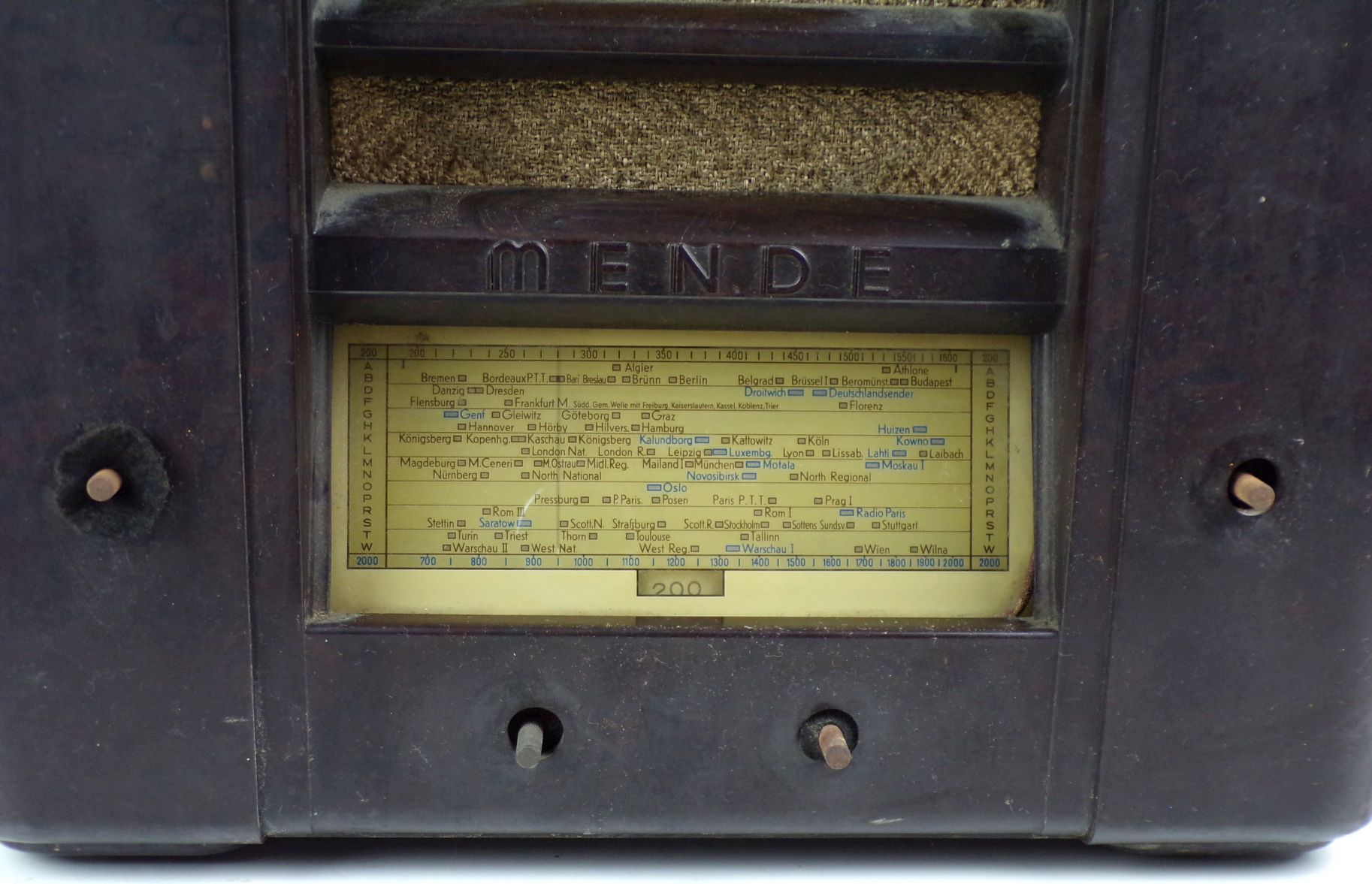 Altes Mende Röhrenradio M215 Art Deco Radio