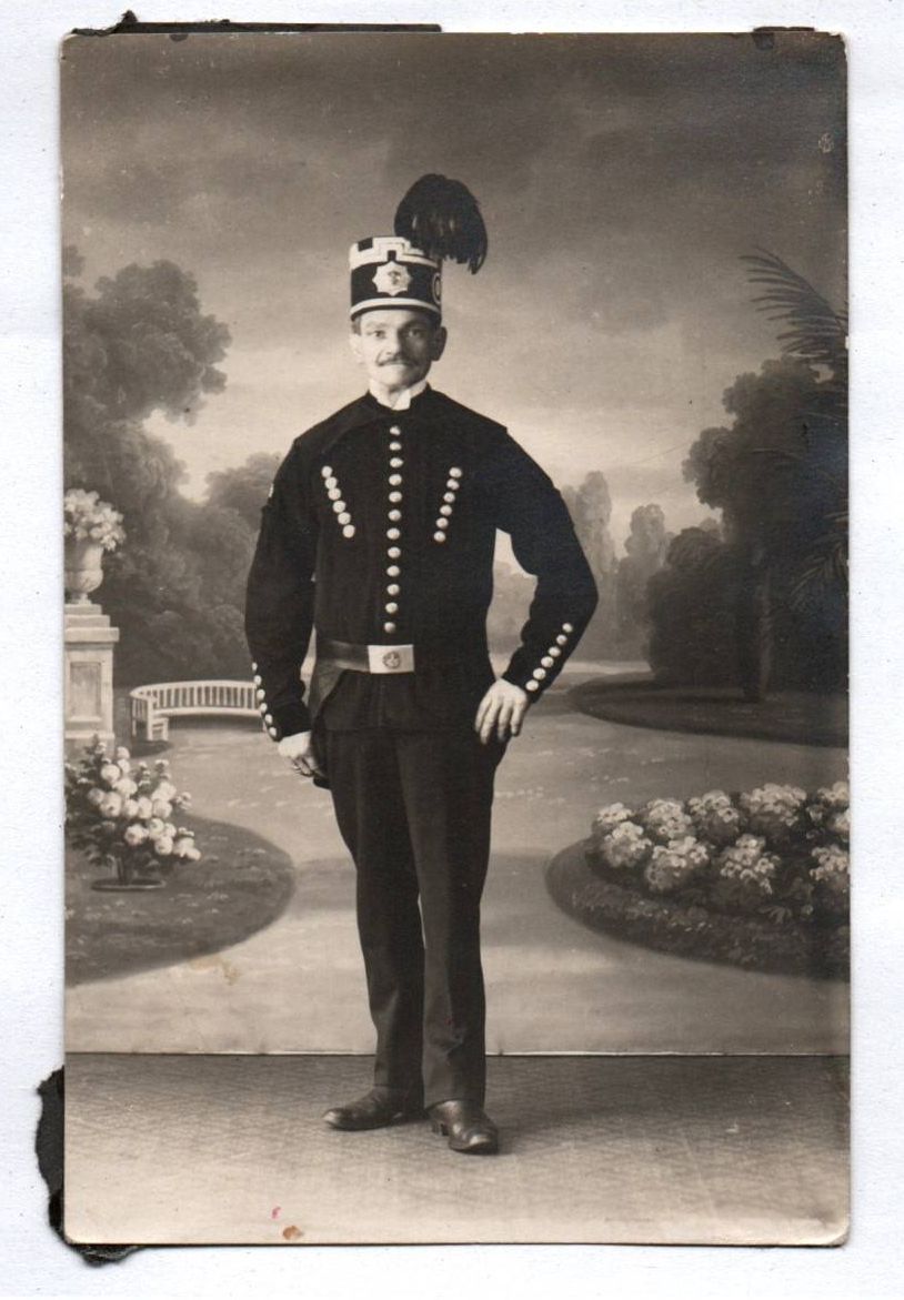 Foto Ak Bergmann in Uniform Bergbau um 1910 Foto Ak Bergmann in Uniform Bergbau um 1910