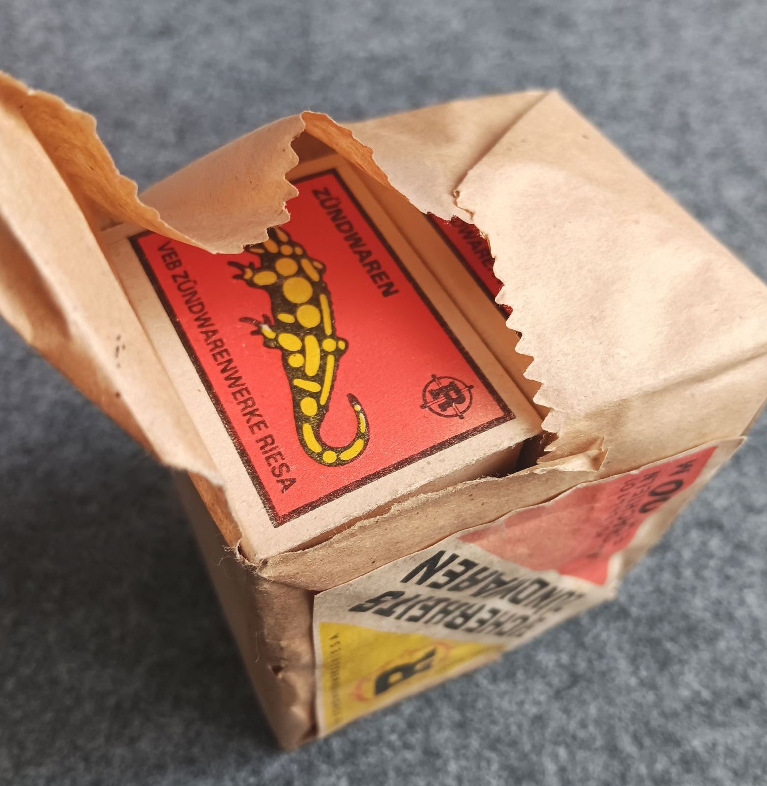 VEB Zündwarenwerke Riesa Sicherheits Zündwaren alte Streichhölzer 10 Schachteln DDR ungeöffnet VEB Zündwarenwerke Riesa Sicherheits Zündwaren alte Streichhölzer 10 Schachteln DDR ungeöffnet