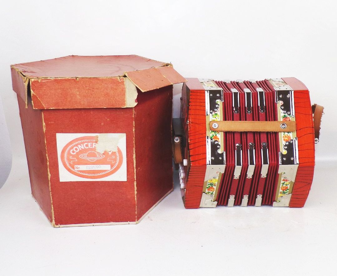 Alte Concertina DDR Akkordeon Handharmonika mit Originalkarton Alte Concertina DDR Akkordeon Handharmonika mit Originalkarton