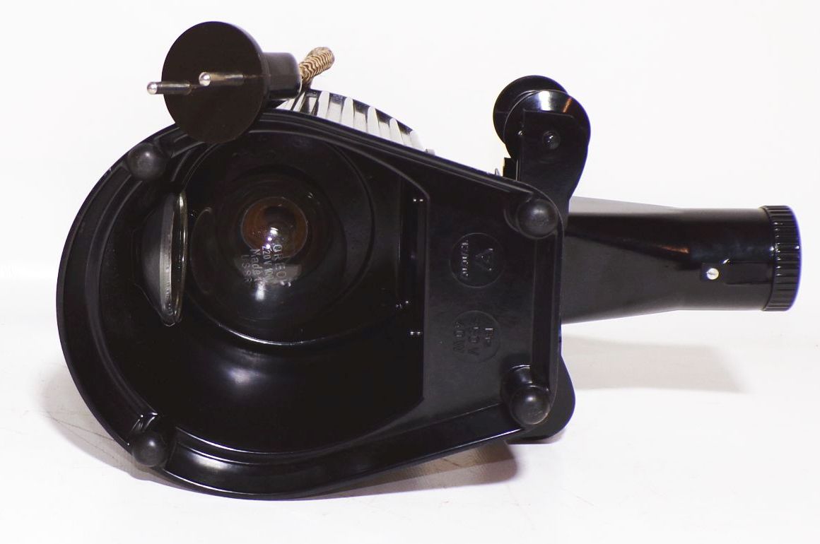 Pouva Magica Bakelit DDR Filmprojektor 