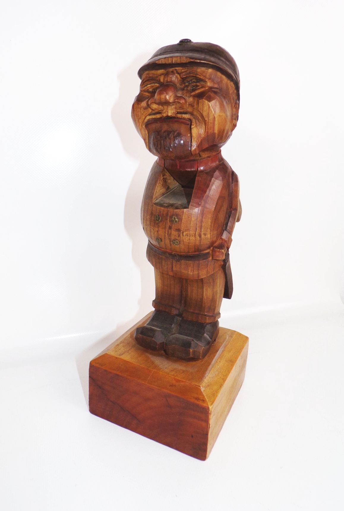 Altes Nussknacker handgeschnitzt Soldat Pickelhaube Säbel um 1900