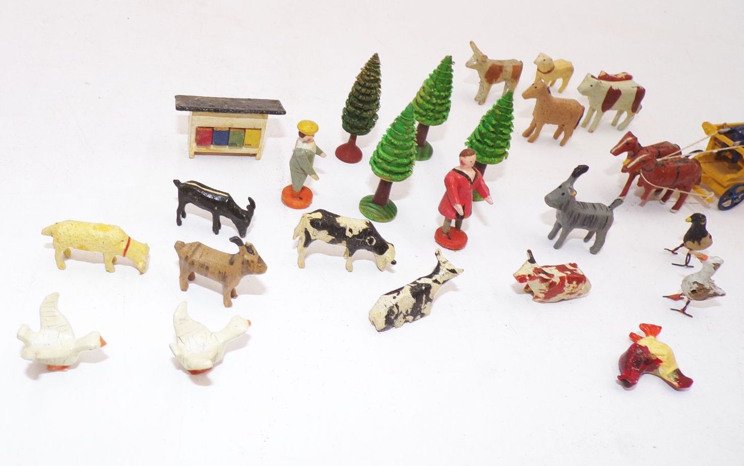 Altes Erzgebirge Spielzeug Miniaturen Pferdegespann Bäume Tiere 
