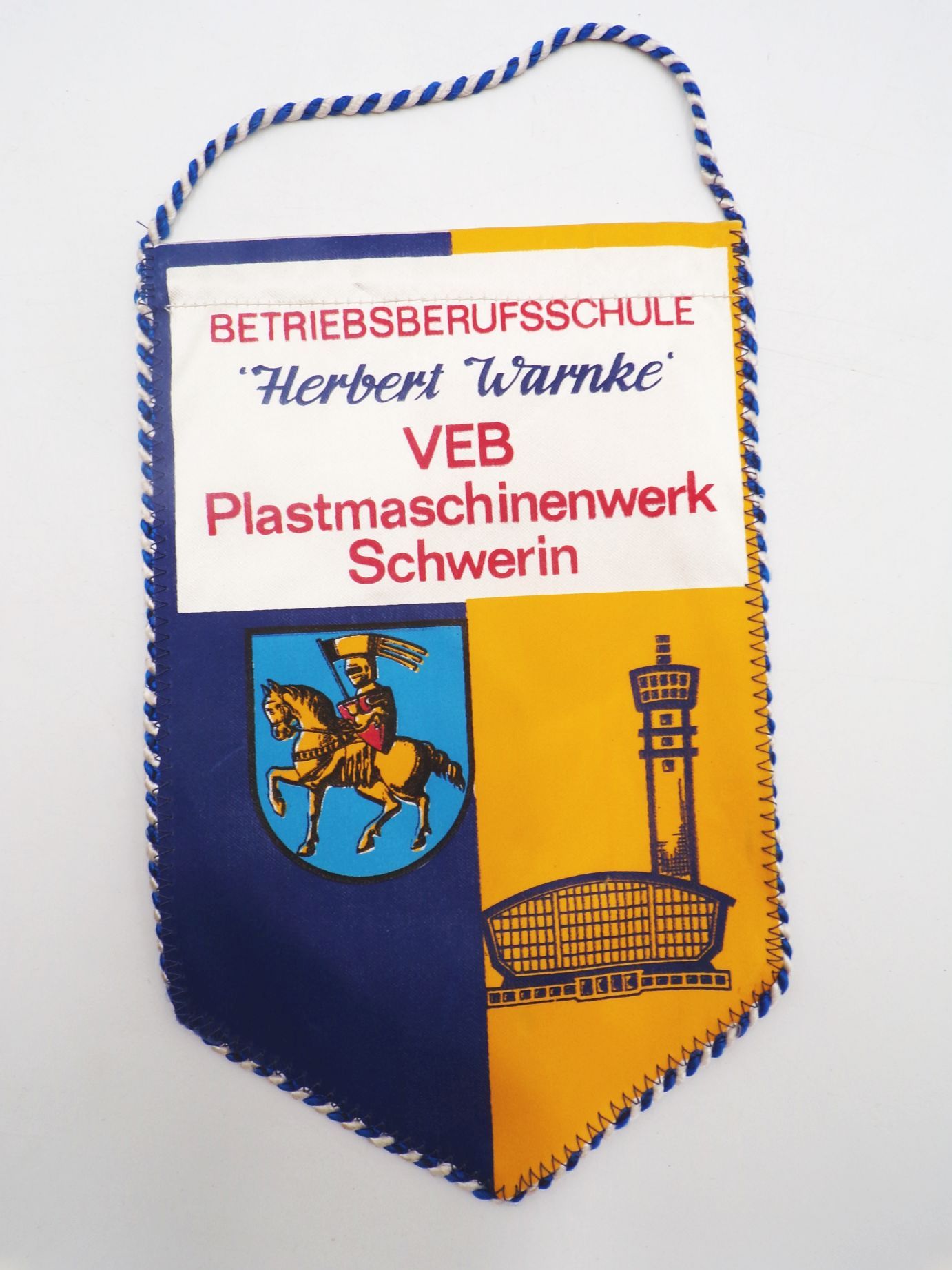 Wimpel Betriebsberufsschule Herbert Warnke VEB Plastmaschinenwerk Schwerin