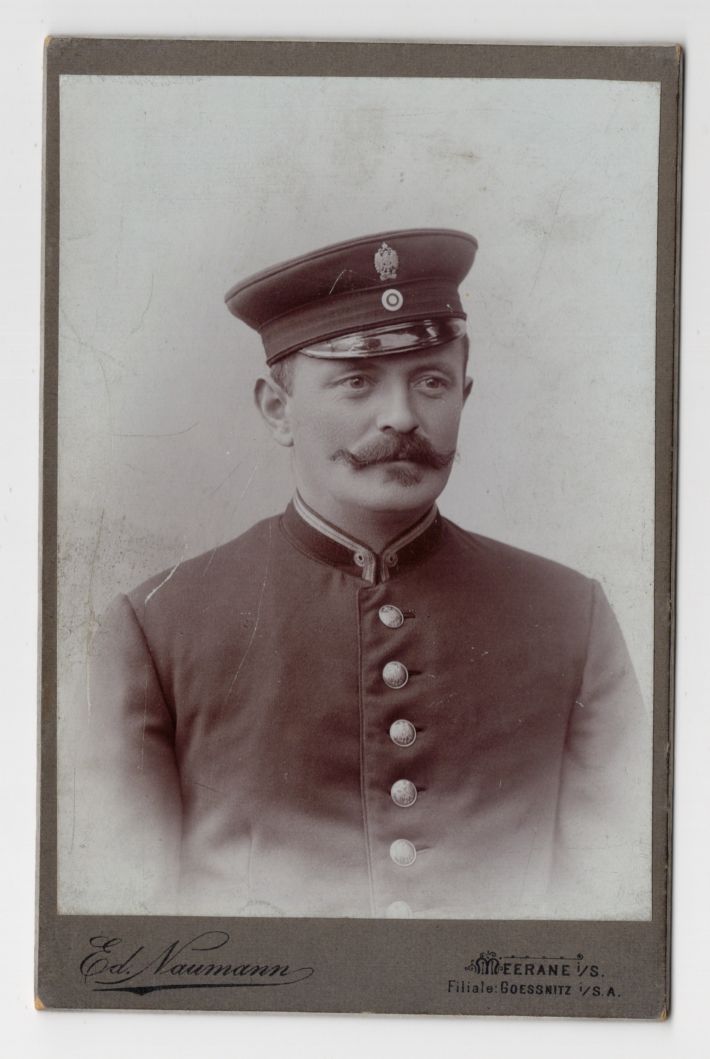 Foto Post Beamter Mützenabzeichen um 1900 Meerane Sachsen