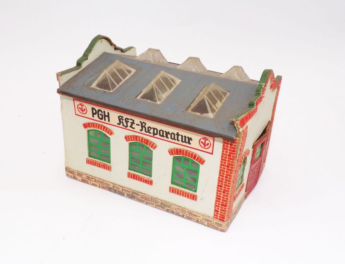 Konvolut alte Gebäude Häuser H0 aus Pappe DDR um 1950 bis 1960er 