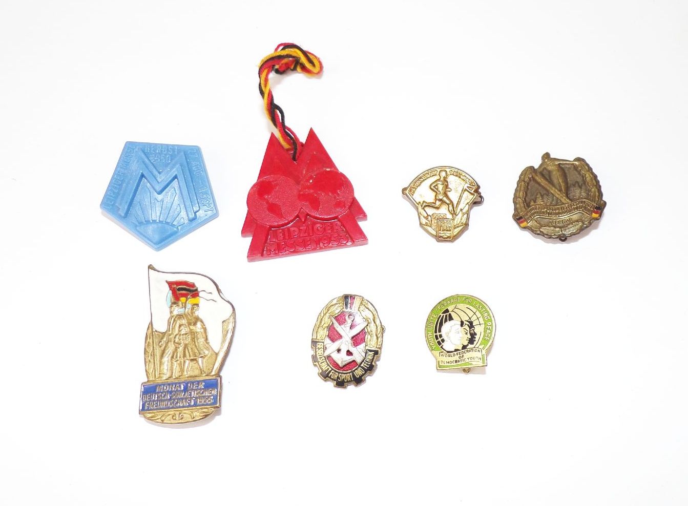 Abzeichen DDR Konvolut Oberhof Leipziger Messe GST Freundschaft GDR