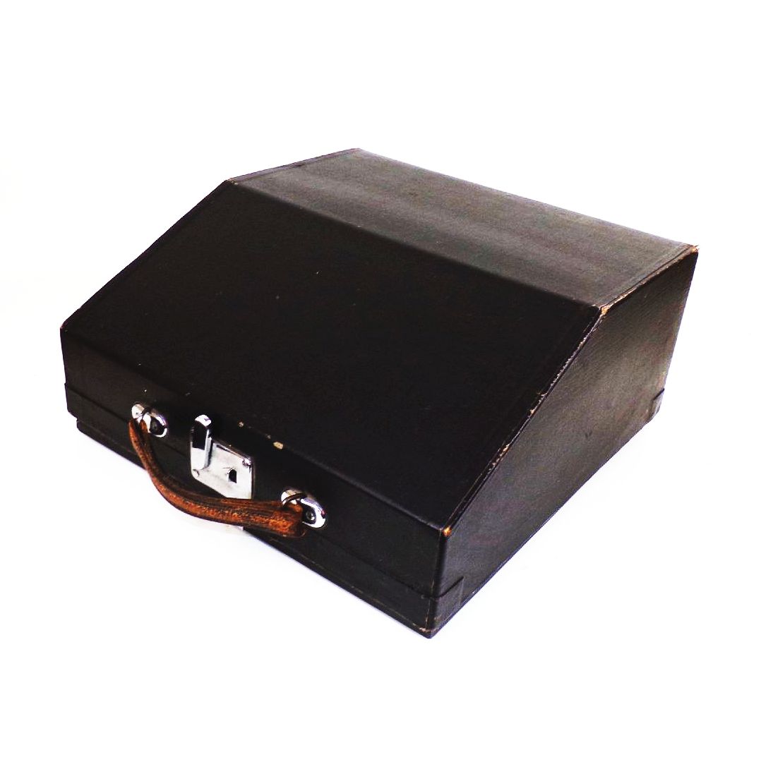 Erika Schreibmaschine mit Koffer schwarz typewriter