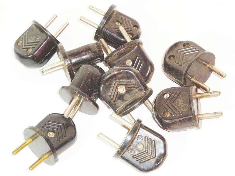 Bakelit Stecker 10 Stück Gerätestecker Stromstecker Kabelstecker Vintage