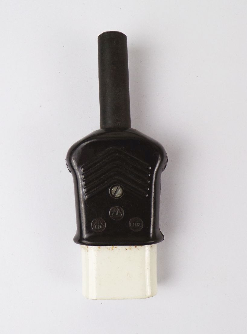 Alter Stecker Keramik Bakelit Gerätestecker Stromstecker Heizgerätestecker