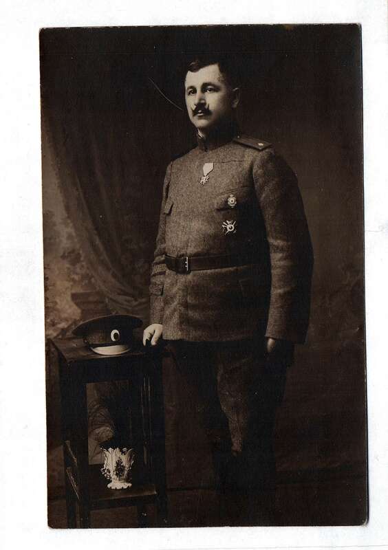 Foto Serbischer Soldat 1. Weltkrieg mit Abzeichen