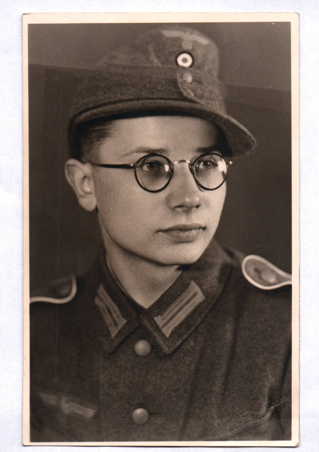 Foto Ak Soldat Feldmütze Brille 2 Wk WW2 Züllichau Lebus Polen Foto Ak Soldat Feldmütze Brille 2 Wk WW2 Züllichau Lebus Polen