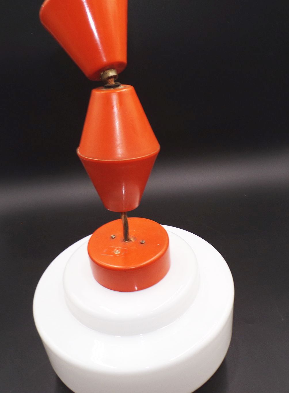 Alte Deckenlampe 70er Jahre Weiß Orange Lampenzug Art Deco Bauhaus Alte Deckenlampe 70er Jahre Weiß Orange Lampenzug Art Deco Bauhaus