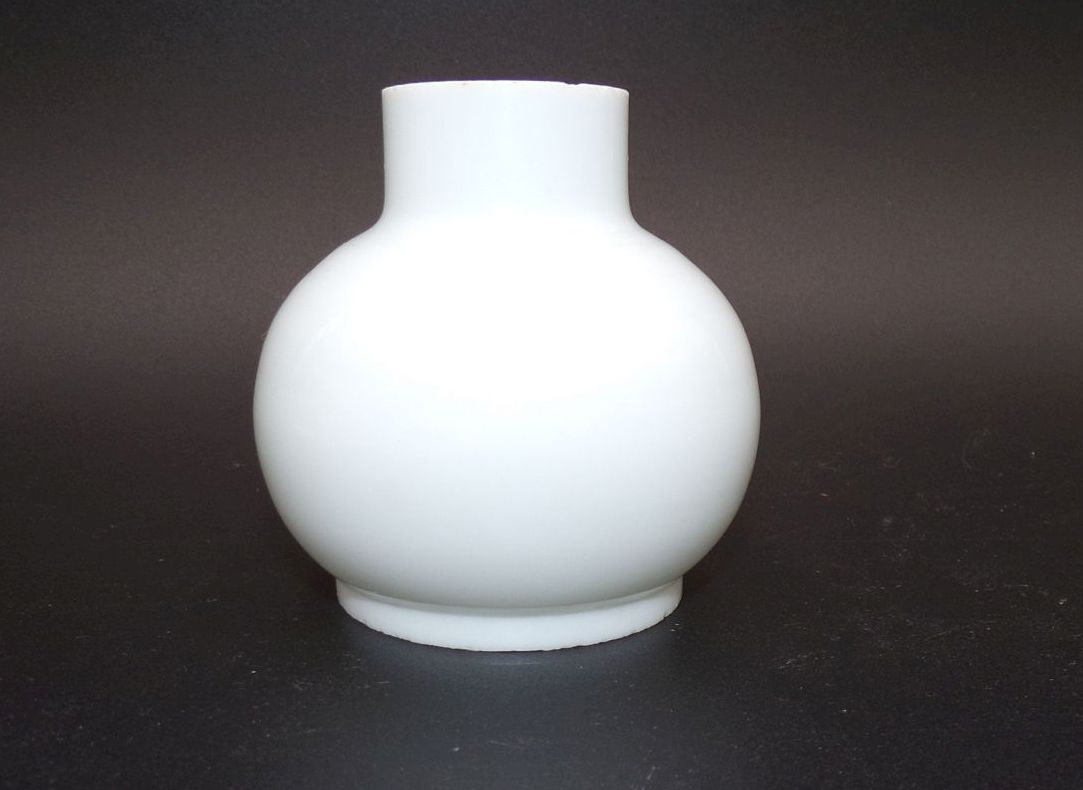 Altes Lampenschirm für Gaslampe Weiß Opalglas um 1900 Lampenglas 