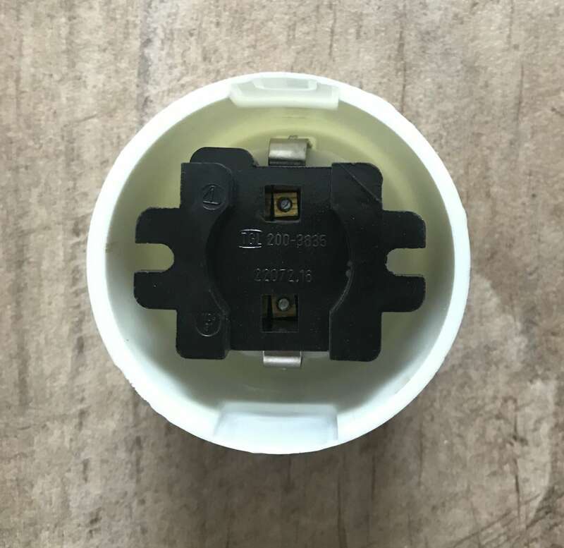 Alte Steckdosen Aufputz Klappe Lichtschalter DDR Verteilerdosen