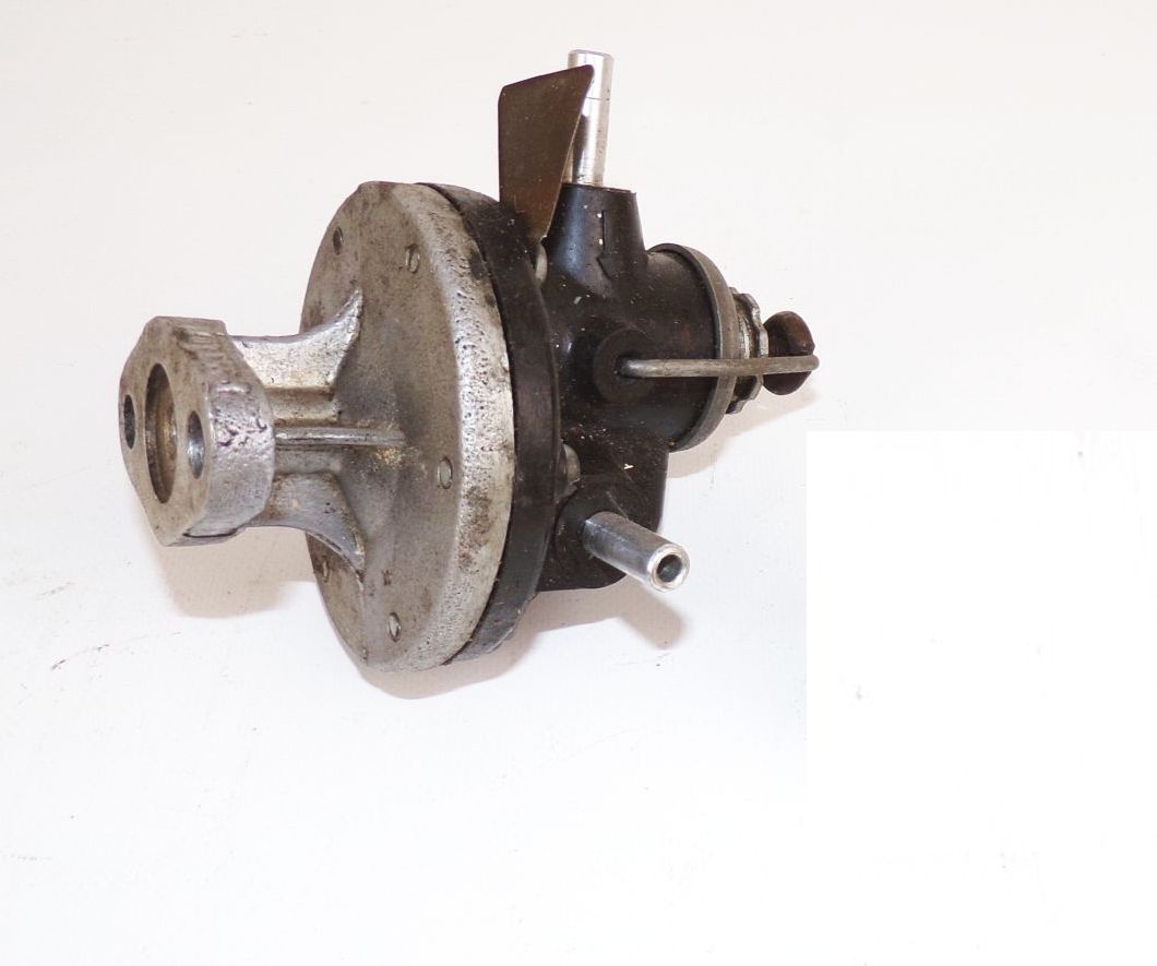 Alte Benzinpumpe Kraftstoffpumpe für Wartburg Oldtimer
